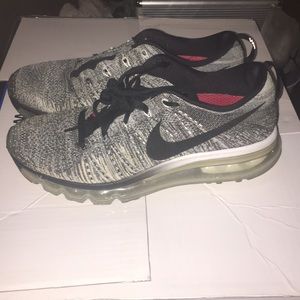 Women’s Nike Flyknit Max